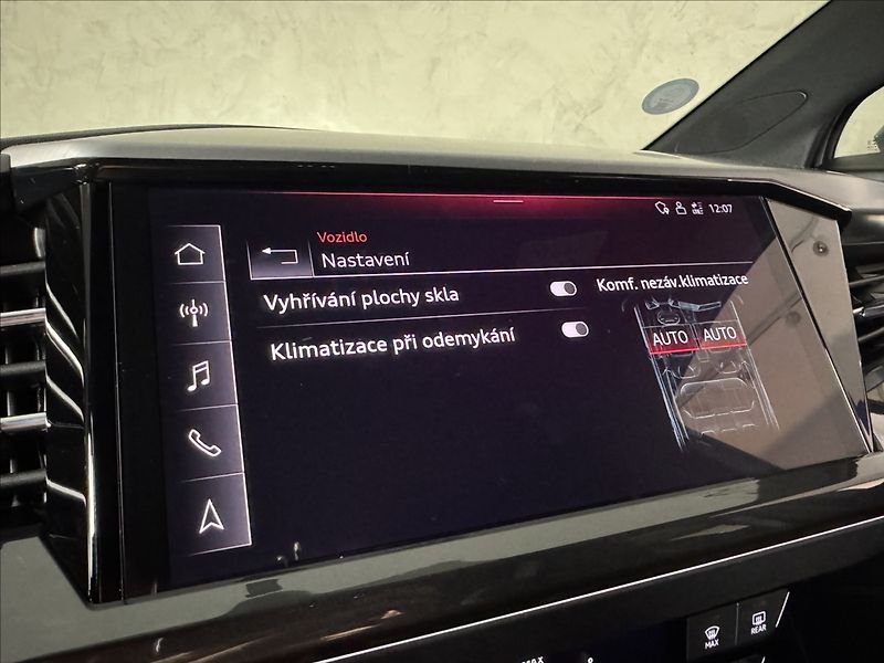 Audi Q4 e-tron 40 150kW S-Line LED Kamera - fotka 36 z 50