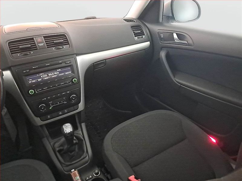 Škoda Yeti (2010) 1.8 TSI, 4X4, Xenony - fotka 8 z 18