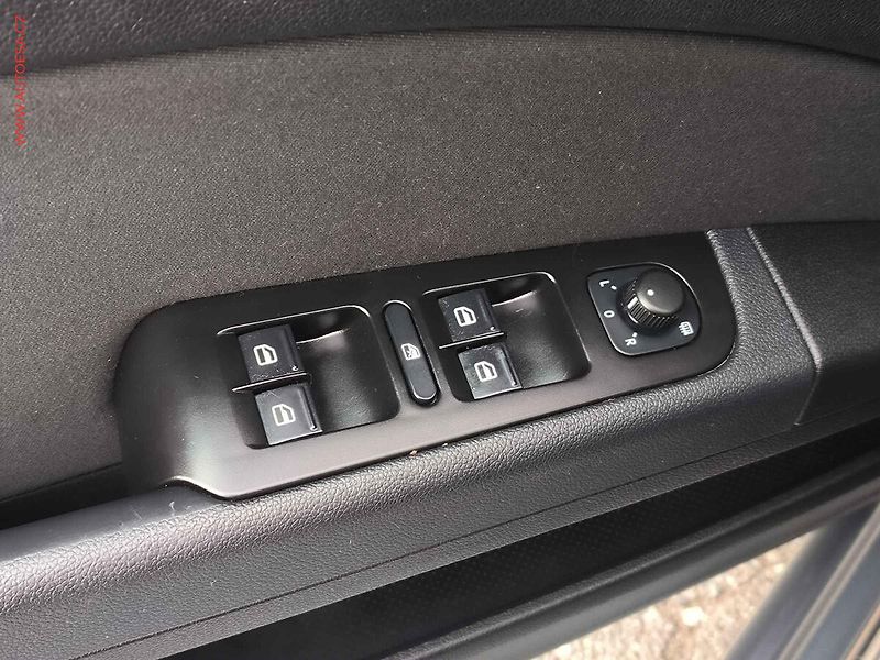 Škoda Superb (2010) 2.0TDI 4x4, ČR, Xenon, autoAC - fotka 18 z 20