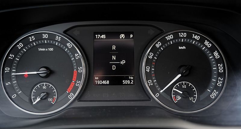 Škoda Octavia IV  2.0 TDI DSG 4x4/150 PS - fotka 34 z 43