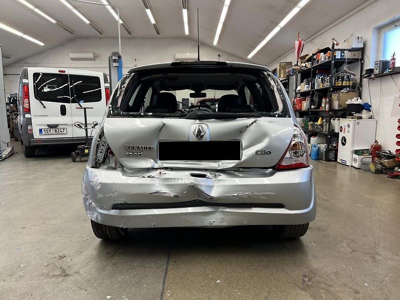 Renault Clio Sport 2.0l 124 kW - fotka 5 z 16