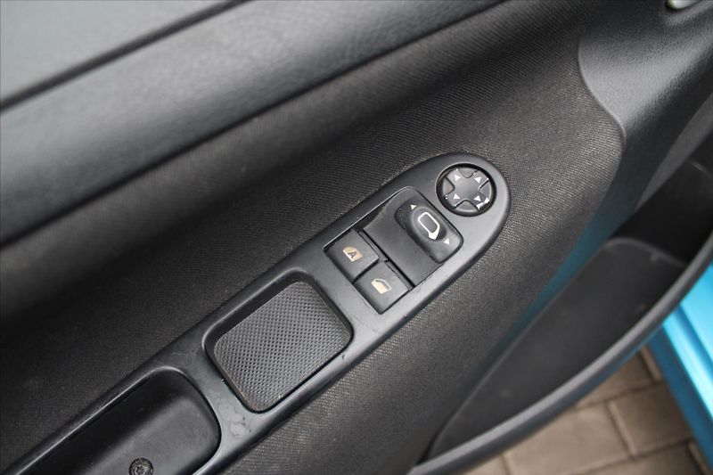 Peugeot 207 SW 1.6 HDI 68kW 1.MAJITEL ČR - fotka 18 z 18