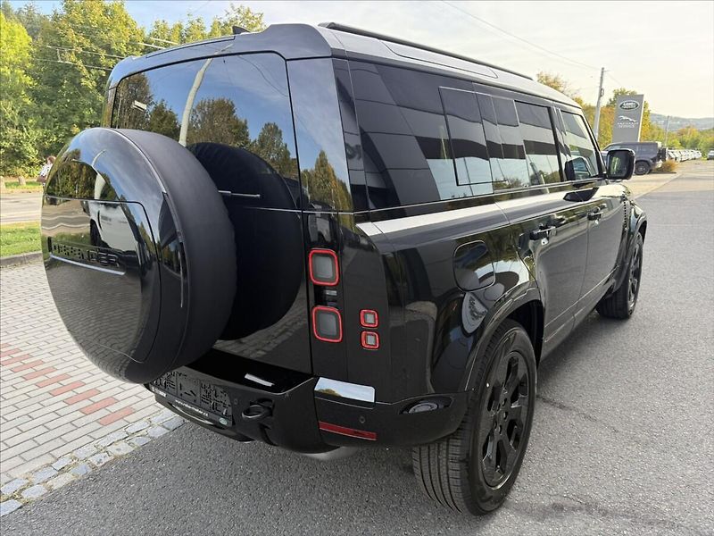 Land Rover Defender (2026) 3,0 110 X-DYNAMIC SE D250 - fotka 7 z 27