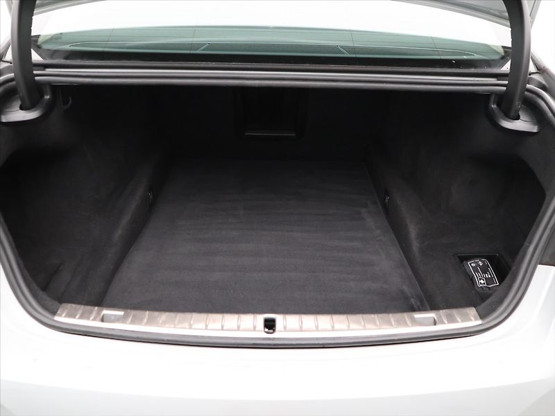 BMW Řada 7 3,0 730LD xDrive CZ DPH - fotka 10 z 38