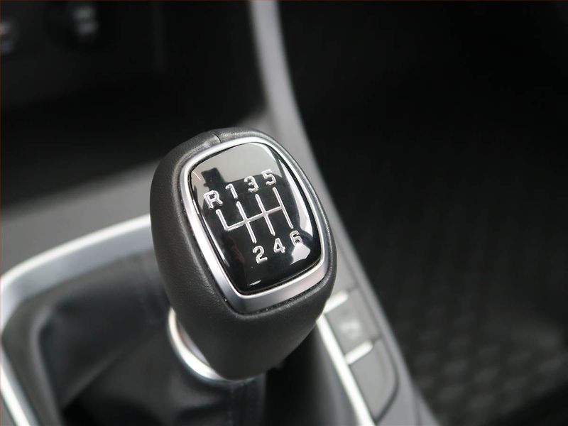 Hyundai i30 (2023) Komfort 1.0 T-GDI, ČR,1.maj - fotka 16 z 19