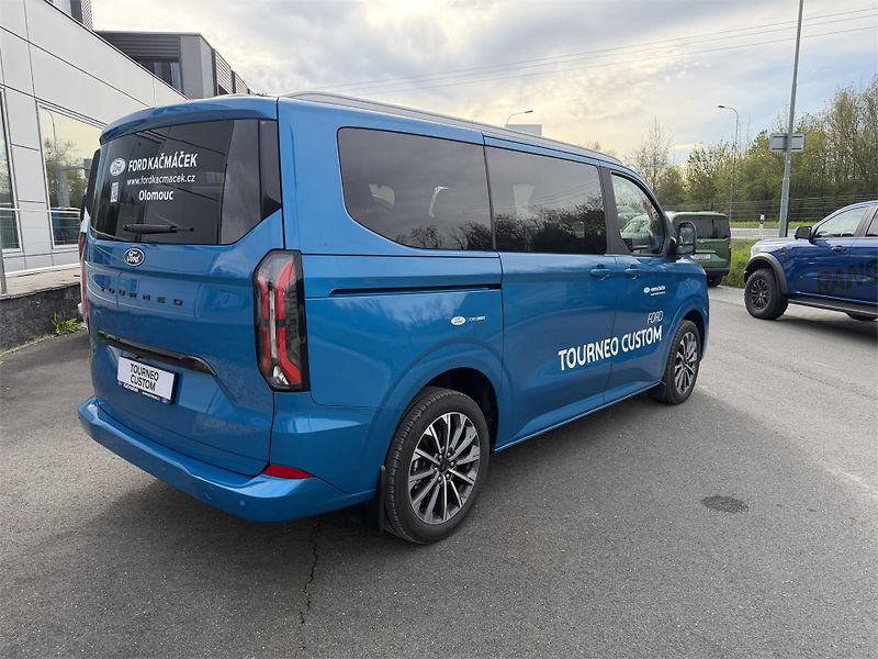 Ford Tourneo Custom Titanium X L1, Tourneo, 2.0 Ec - fotka 3 z 21