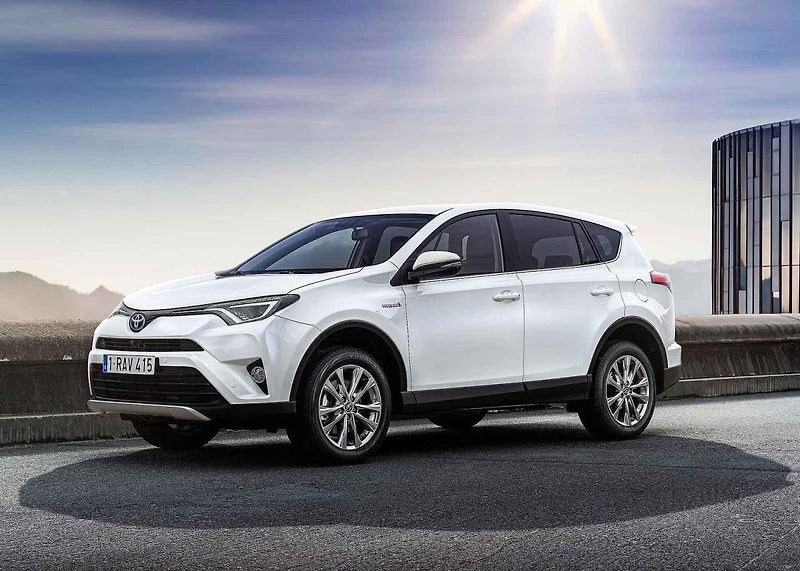 Speciální barvy na přání nabízí zejména luxusní automobilky.