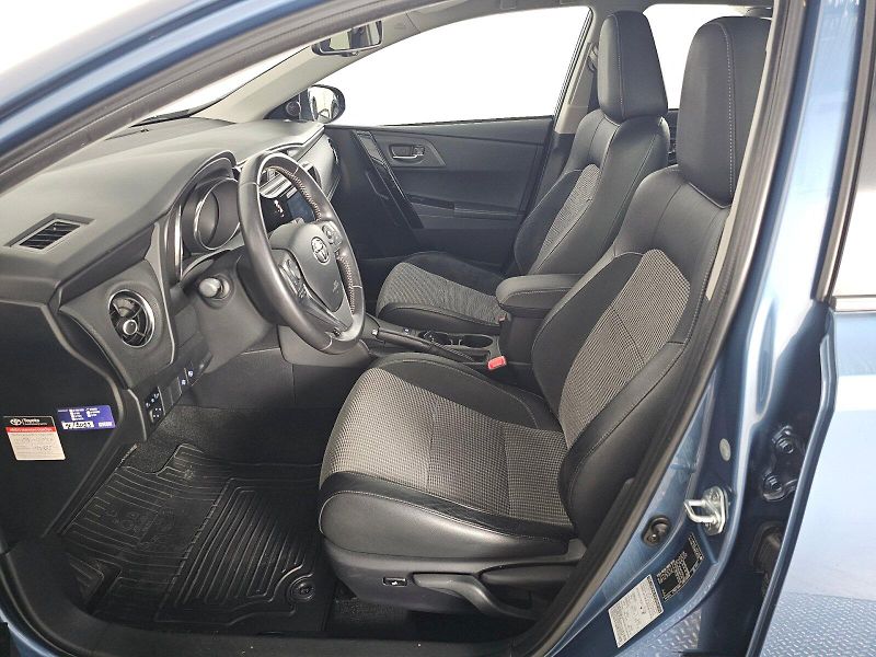 Toyota Auris (2015) TS 1.8HEV EXECUTIVE - fotka 6 z 29