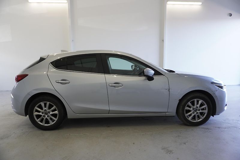 Mazda 3 2,0I SKYACTIV-G - fotka 4 z 25