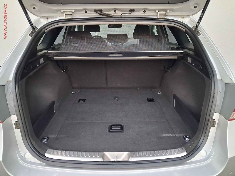 Hyundai i40 (2015) 1.7CRDi, ČR, AC - fotka 7 z 18