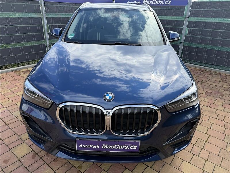 BMW X1 18d xDrive SportLine Head-up - fotka 2 z 23