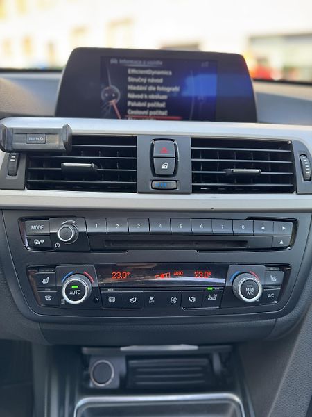 BMW Řada 3 330 GT panorama | kůže  - fotka 19 z 22