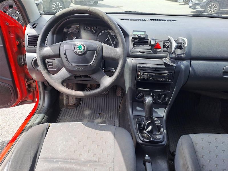Škoda Octavia 1,9 TDI - fotka 9 z 13