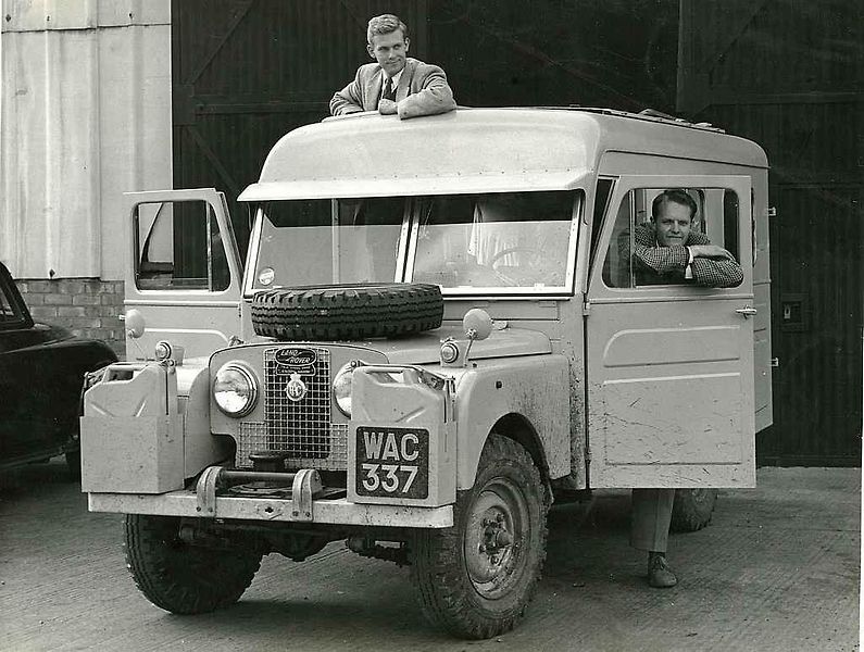 Land Rover Series 1 byl poprvé představen na autosalonu v Amsterdamu 30. dubna roku 1948.