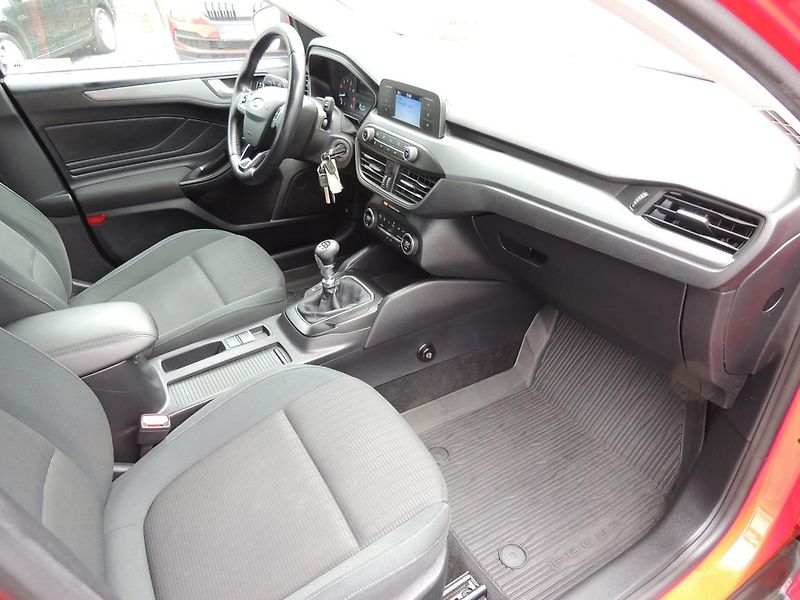 Ford Focus (2019) Combi 1.0i,92kw,ČR,1.majitel - fotka 33 z 49