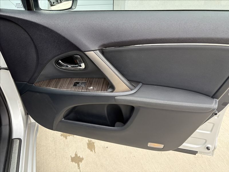 Toyota Avensis 1,8 VVT- i 108 KW AUTOMAT CZ - fotka 18 z 23