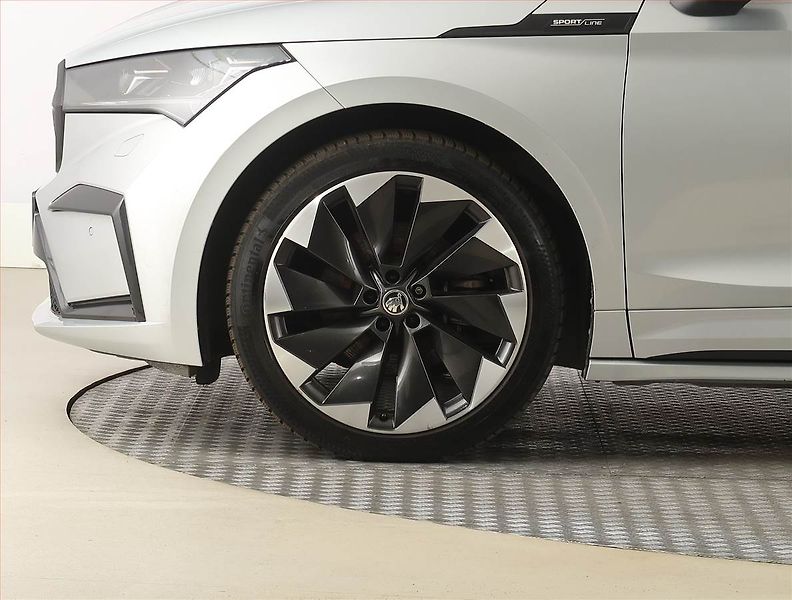 Škoda Enyaq (2021) Sportline iV 60 (62 kWh) - fotka 15 z 27
