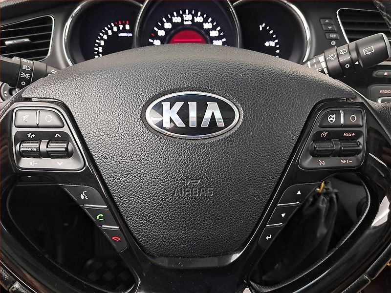 Kia Ceed (2015) 1.6 i, LPG, Tempomat - fotka 13 z 22