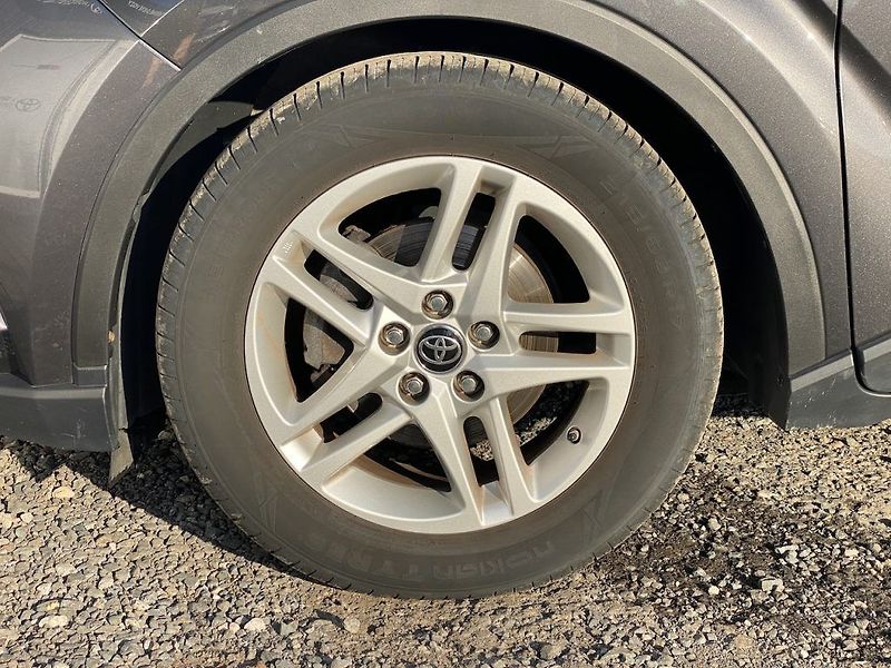 Toyota C-HR 1.8HSD, ČR, Comfort, záruka - fotka 9 z 26