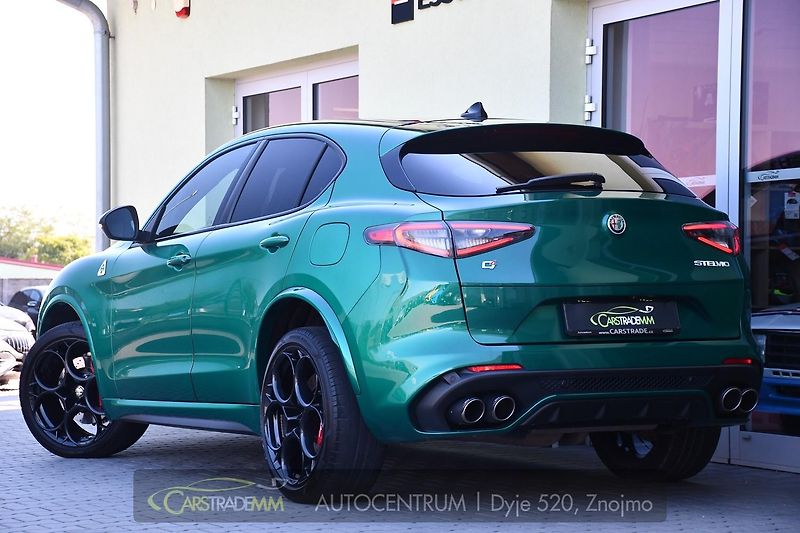 Alfa Romeo Stelvio 2.9 V6 Bi-T 520PS QUADRIFOGLIO - fotka 3 z 56
