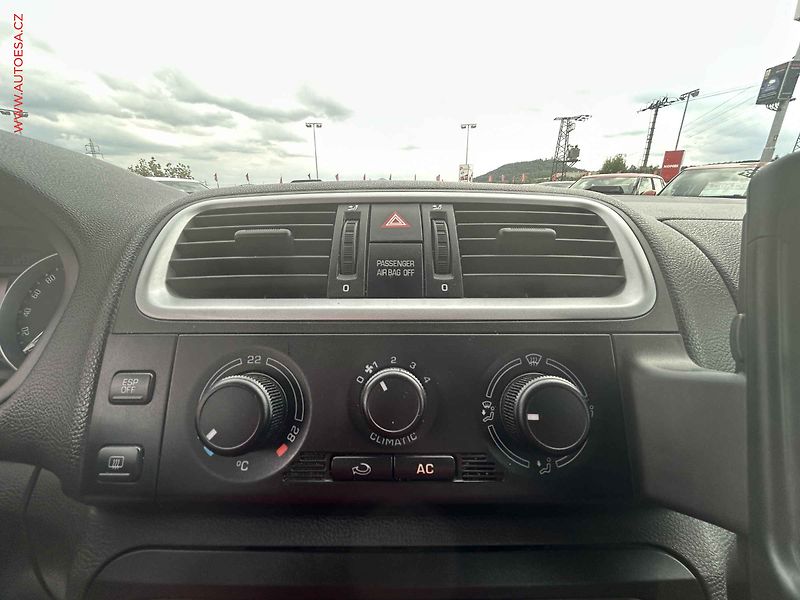 Škoda Roomster (2007) 1.6 16V - fotka 15 z 16