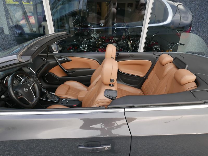 Opel Cascada 1,4 Turbo Cosmo REZERVACE - fotka 19 z 45