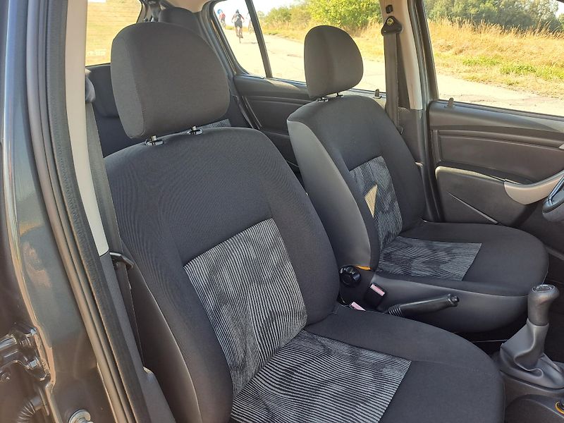Dacia Sandero (2010) 1.4 2xKOLA, PĚKNÝ STAV - fotka 15 z 25