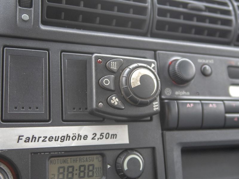 Volkswagen Transporter (1999) 2.5TDI 75KW – OBYTNÝ REIMO - fotka 21 z 47