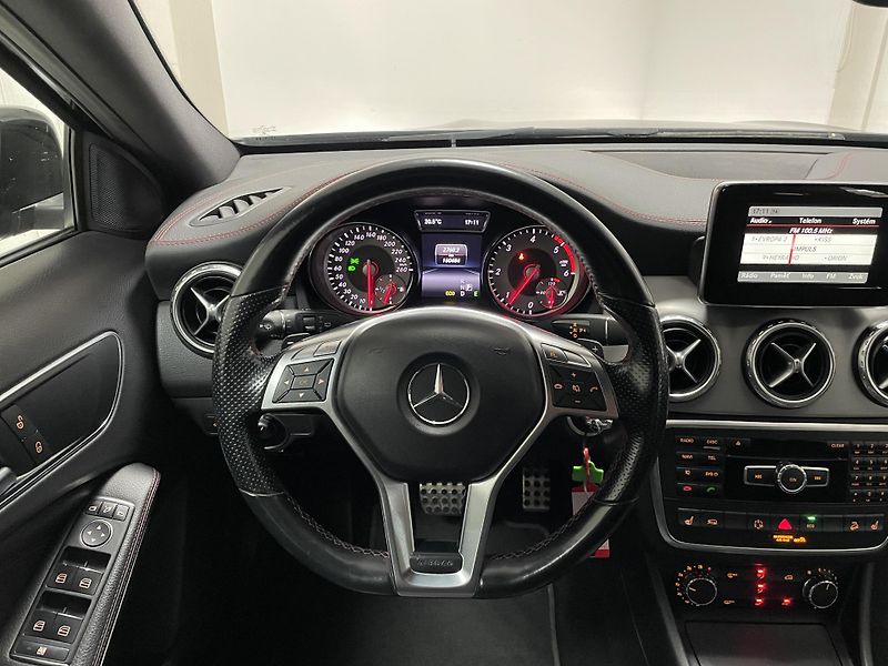 Mercedes-Benz GLA 220 CDi 4M AT ČR 1.MA.SERVISKA - fotka 23 z 24