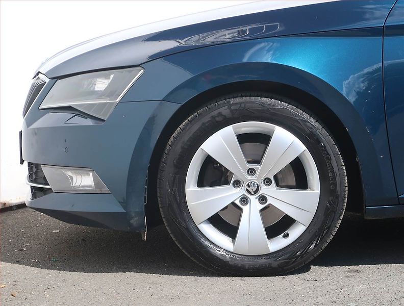 Škoda Superb (2019) Style 2.0 TDI, Automat - fotka 15 z 25