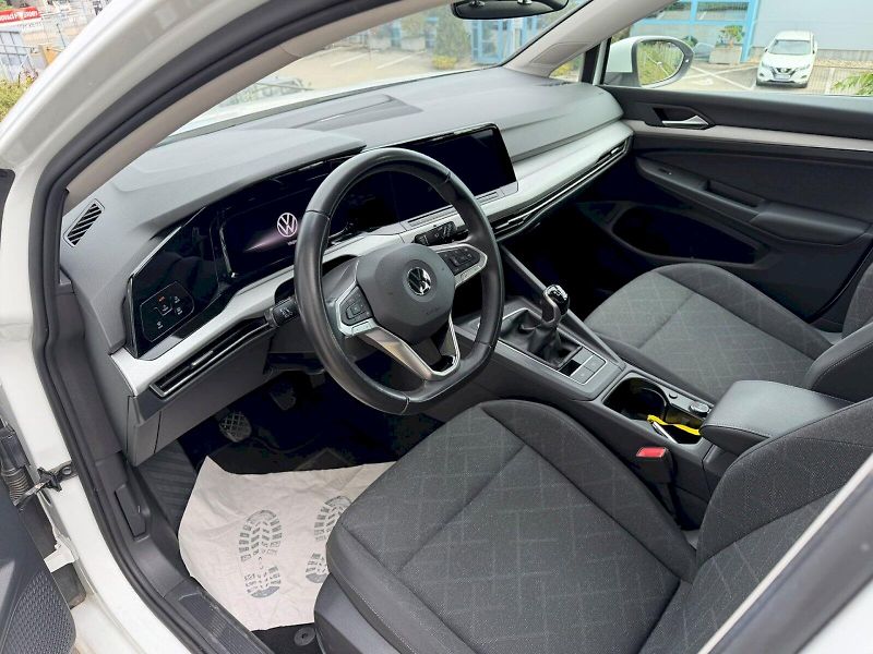 Volkswagen Golf (2022) Variant 1,5TSI 96KW LIFE KAMER - fotka 13 z 26