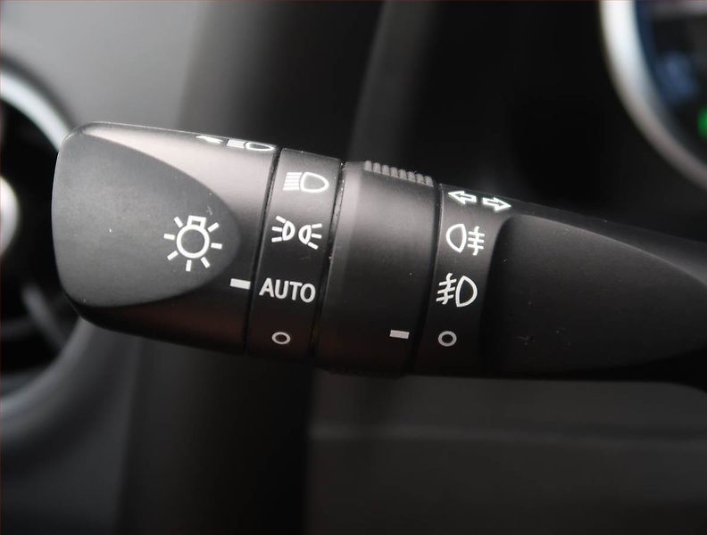 Toyota Corolla (2018) 1.6 Valvematic, ČR,1.maj - fotka 17 z 21
