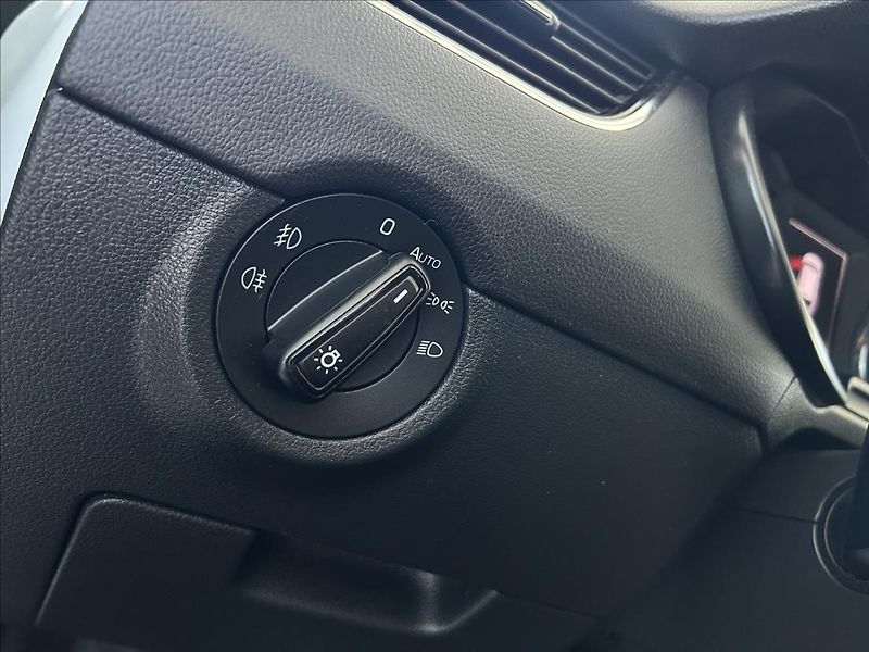 Škoda Octavia 2,0   TSI,RS,CHALLENGE,1.MAJIT - fotka 12 z 32
