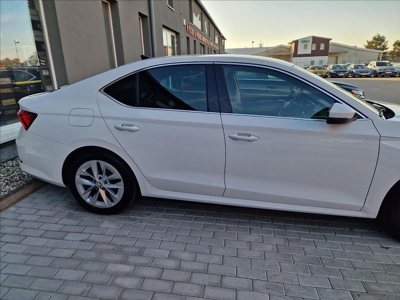 Škoda Octavia 2.0 TDI Style,původ ČR,1.Maj. - fotka 41 z 49
