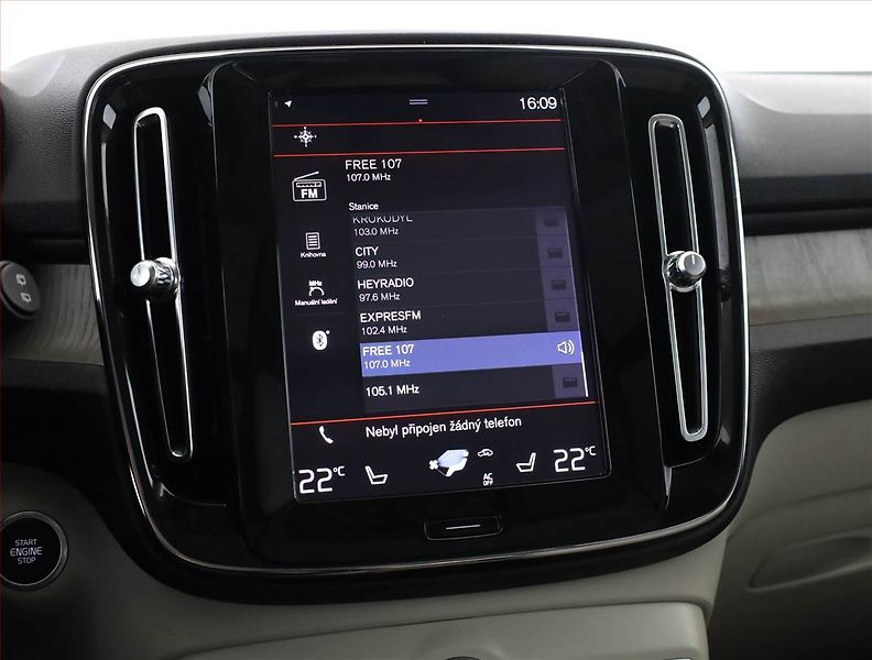 Volvo XC40 (2019) Inscription D3, Automat, Kůže - fotka 14 z 21