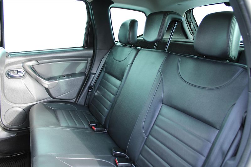 Dacia Duster 1.2 TCe 92kW KLIMA NAVIGACE - fotka 10 z 23