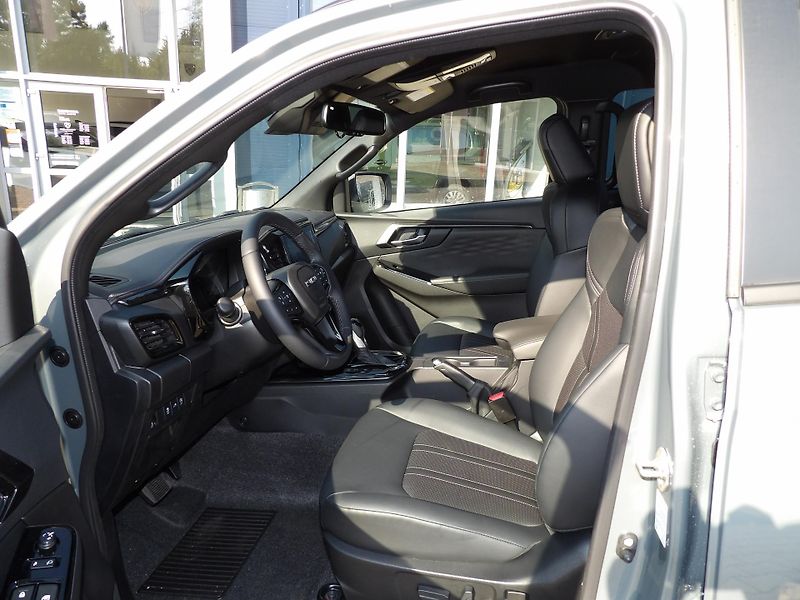 Isuzu D-Max (2026) V-Cross 2.2L 163K 4x4 8st. A/T - fotka 14 z 50