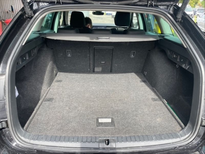 Škoda Octavia 2,0 TDI Scout 4x4 DSG - fotka 6 z 11