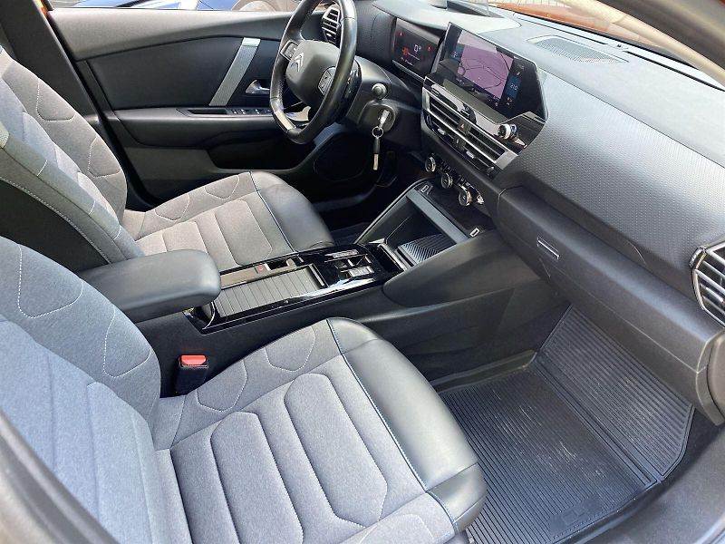 Citroën C4 (2021) 1.2 PureTech DSG - fotka 12 z 30