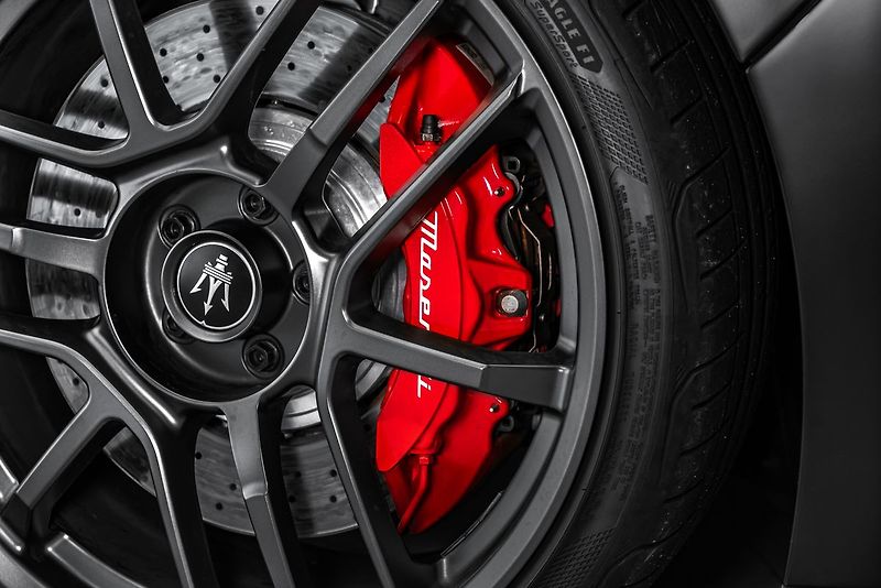 Maserati MC20 Lift, kamera, PPF, ZÁRUKA - fotka 11 z 25
