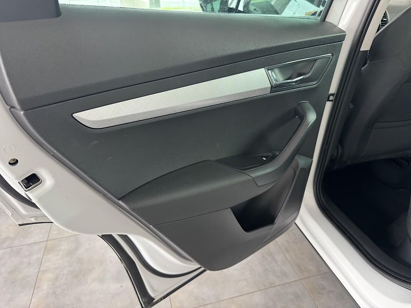 Škoda Karoq (2024) 2,0TDi DSG 4x4 LED TAŽNÉ NAVI - fotka 18 z 37
