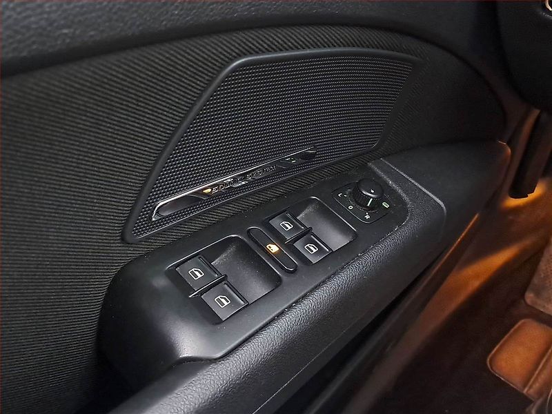 Škoda Superb (2014) Elegance 1.6 TDI, Xenony - fotka 18 z 18