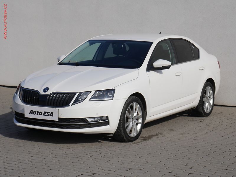 Škoda Octavia (2017) 1.6 TDi, ČR, Style, LED - fotka 3 z 19