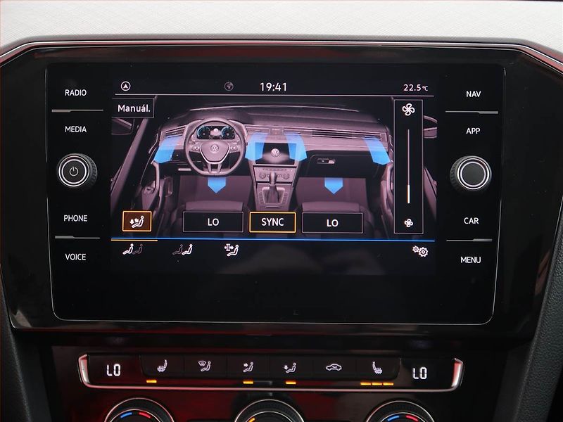 Volkswagen Passat (2020) 2.0 TDI, Automat, Navi - fotka 23 z 28