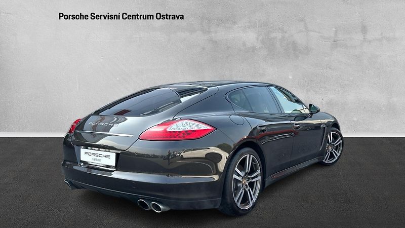 Porsche Panamera 4 - fotka 6 z 29