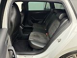 Škoda Superb 2,0 SPORTLINE 4X4 DSG 350HPAPR - náhled 47