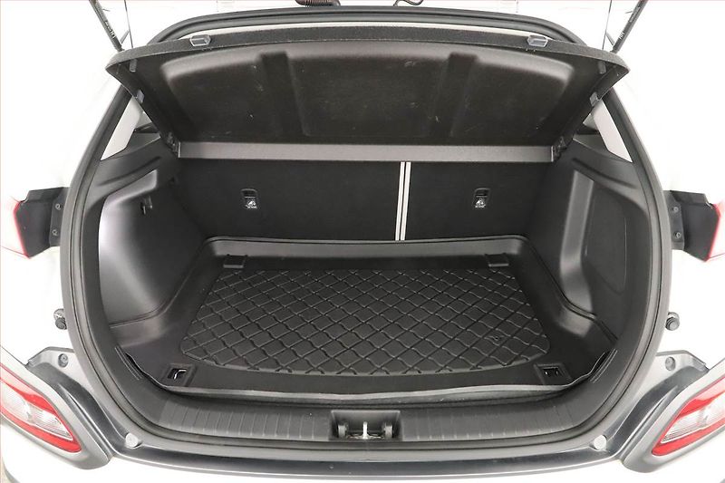 Hyundai Kona (2018) Electric 64 kWh, SoH 90% - fotka 11 z 20