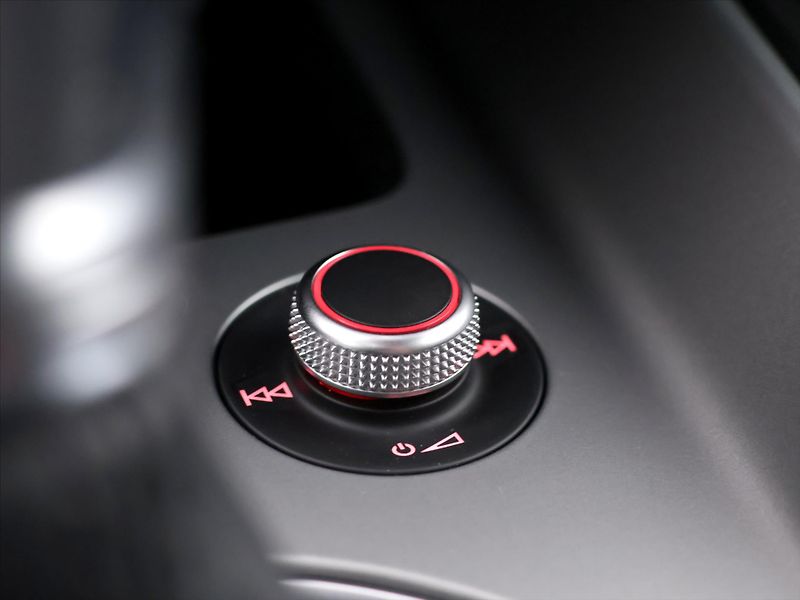 Audi TT 2,0 TFSI 169 kW S-tronic - fotka 21 z 32