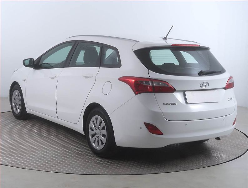 Hyundai i30 (2016) 1.6 CRDi, Serv.kniha, Tempomat - fotka 4 z 14