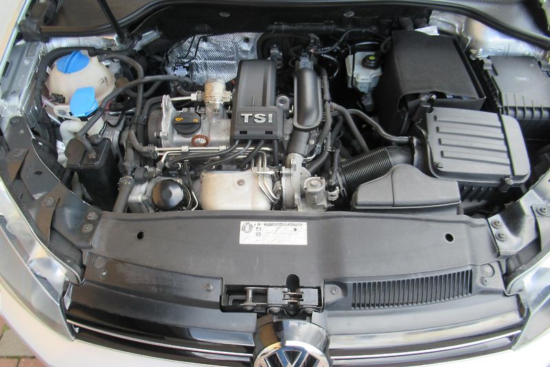 Volkswagen Golf 1.2 TSi AUT. KLIMA TAŽNÉ - fotka 19 z 30